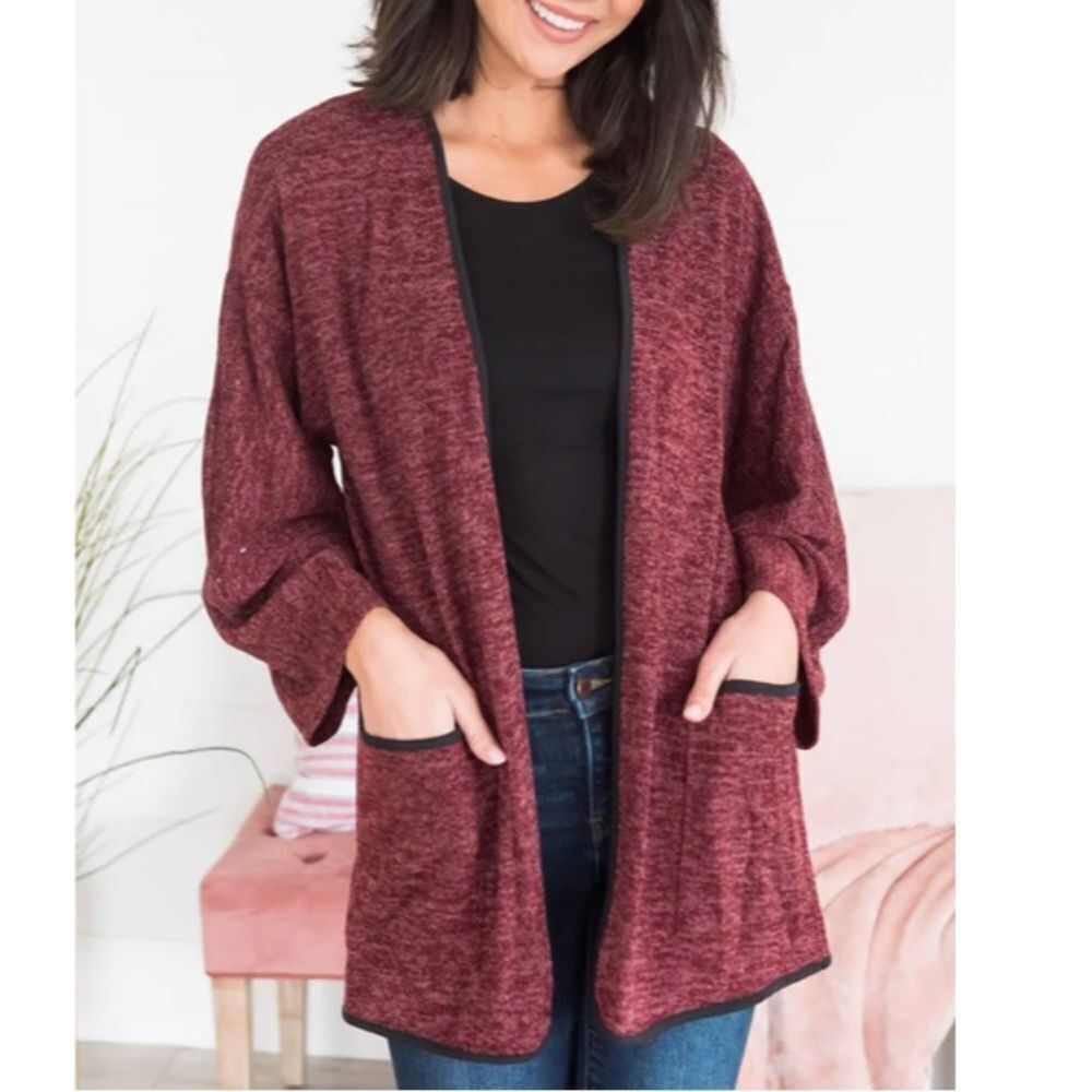 New with Tags Chris & Carol Maroon‎ Winter Wishes Modest Cardigan Size Medium